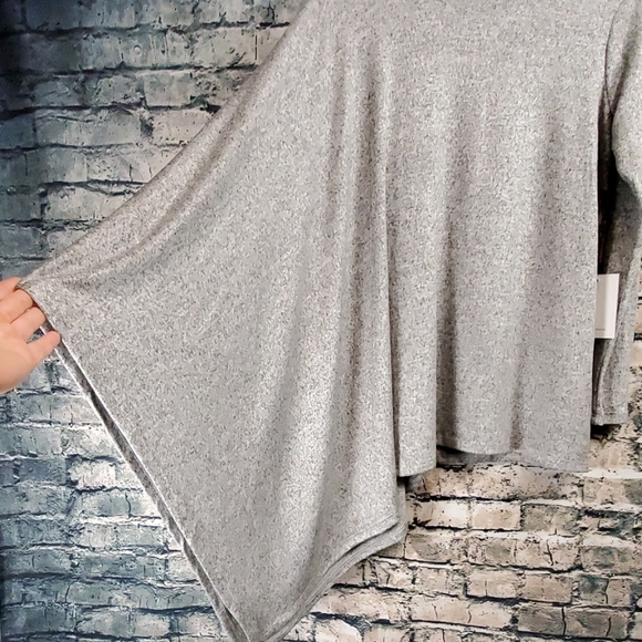 Hye Park and Lune | Heather Poncho Sweater - Picture 5 of 8